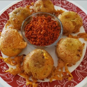 Batatawadas with peanut garlic chutney (spiced deep fried potato balls) (6)